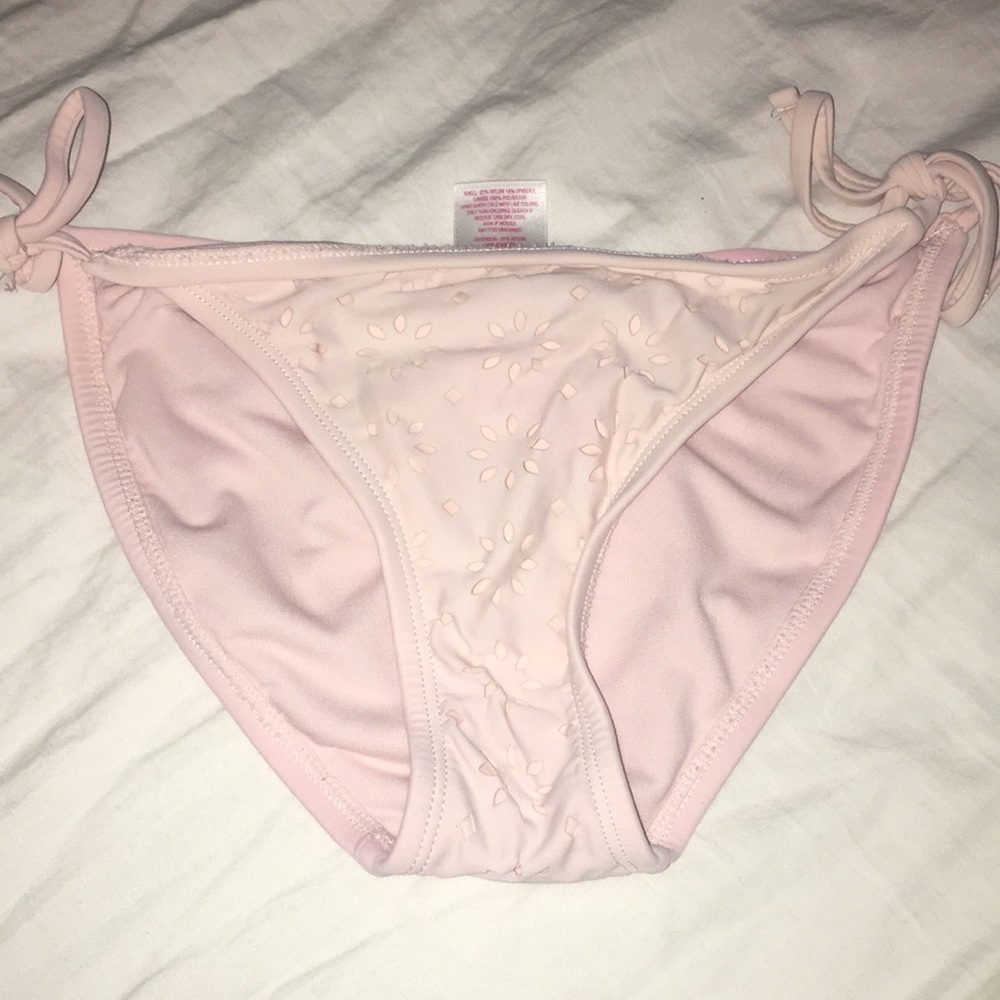 TARGET BIKINI BOTTOMS MEDIUM